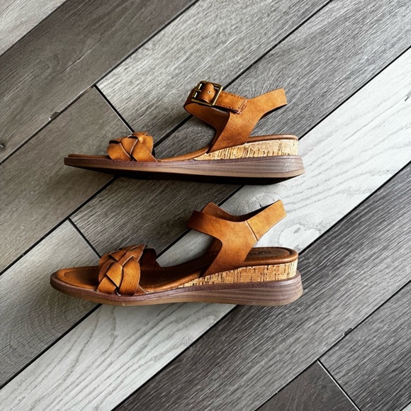 Eurosoft Women’s Mckaila Sandals | Size: 7 | Regular Condition - Picture 4 of 6